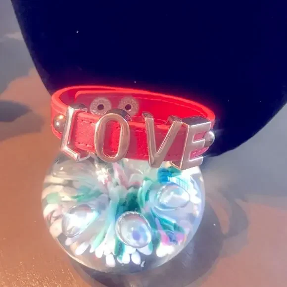 BCBGeneration LOVE Bracelet - Picture 1 of 6